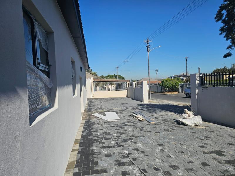 To Let 3 Bedroom Property for Rent in Clamhall Western Cape